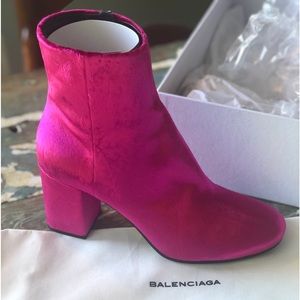 Balenciaga fushia bootie